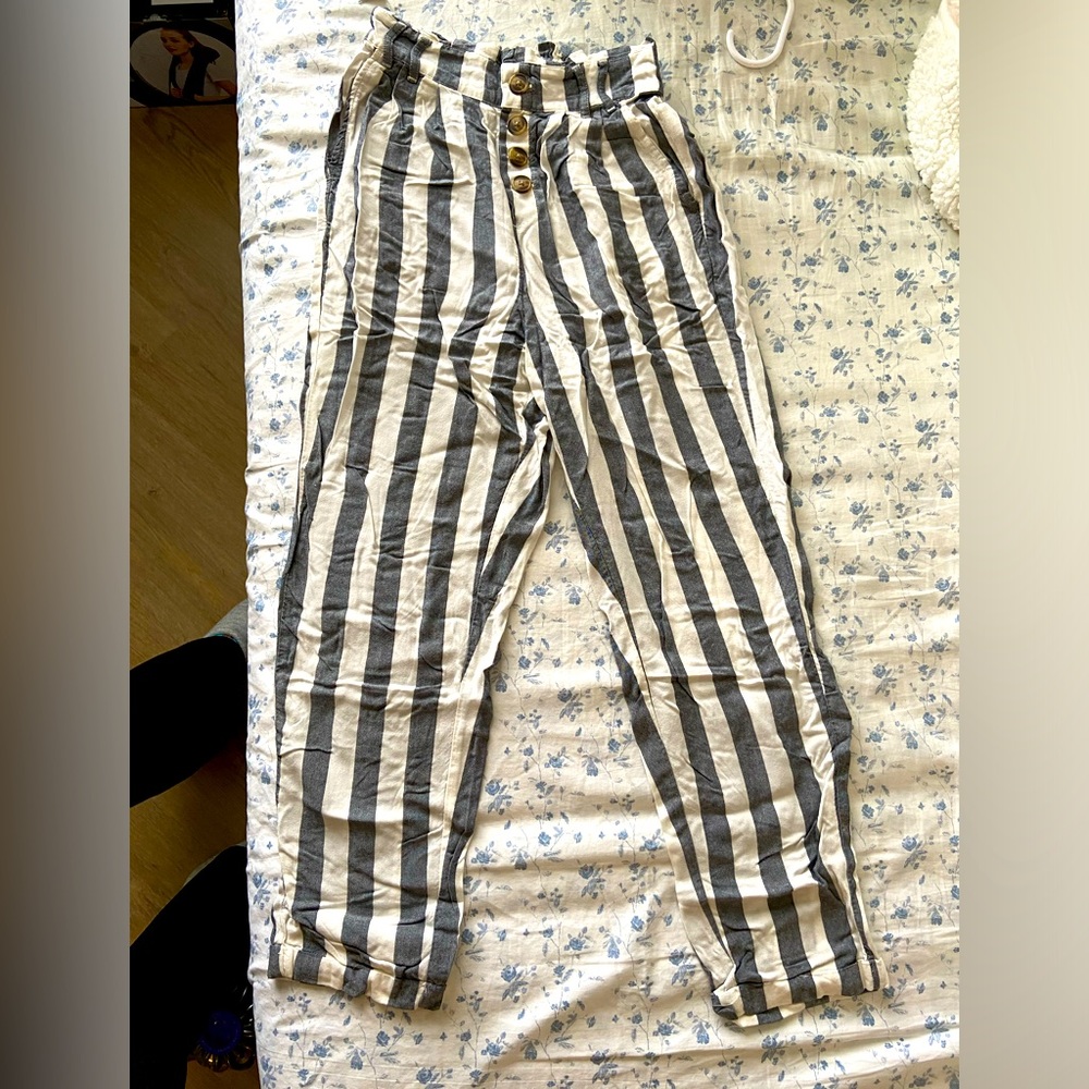 American Eagle High Waisted Paperbag Tapered Pants